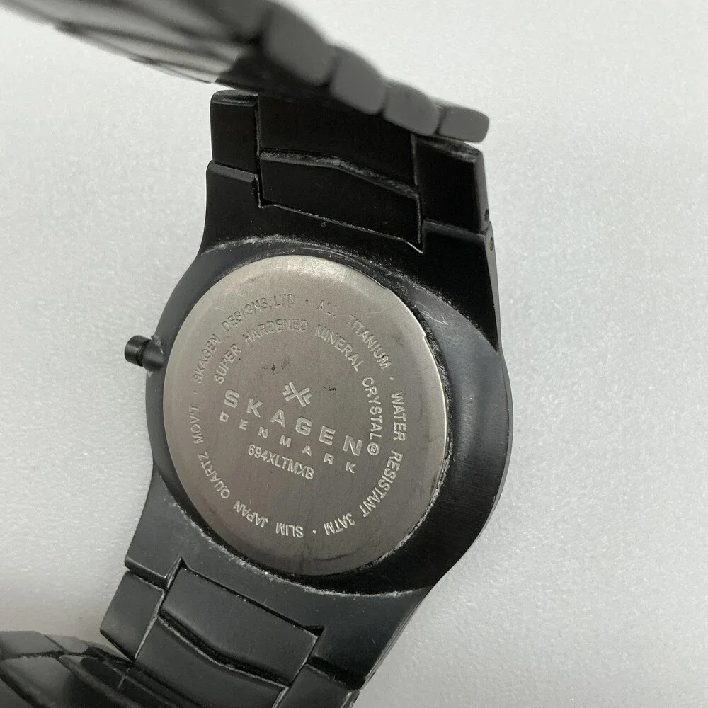 Skagen 696XLTMXB Mens Watch 38mm Black Dial Titanium Bracelet New Battery 7